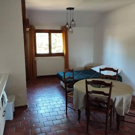 Appartement Dans Village Calme A 5 Min Des Lacs Mathaux Экстерьер фото