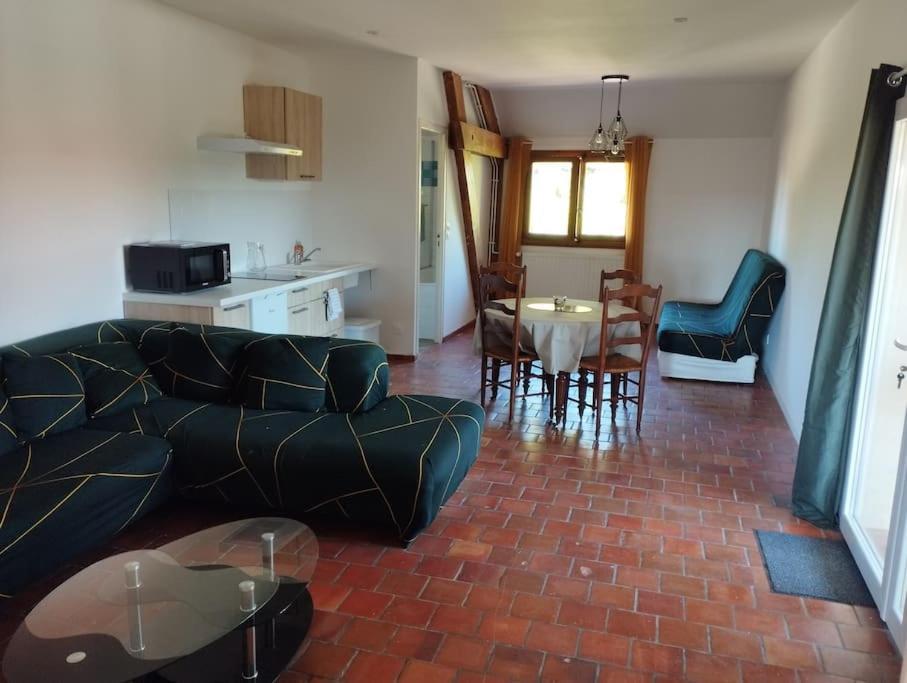 Appartement Dans Village Calme A 5 Min Des Lacs Mathaux Экстерьер фото